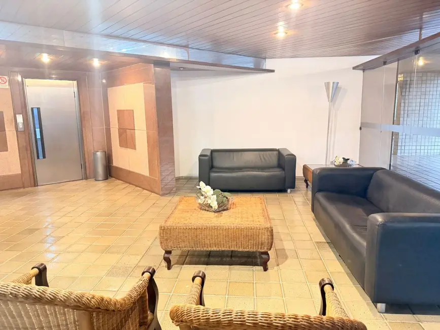 Apartamento com 4 quartos à venda, 200m2 em Ponta Verde, Maceio - AL - imagem 5 Foto 5 de Apartamento com 4 quartos à venda, 200m2 em Ponta Verde, Maceio - AL