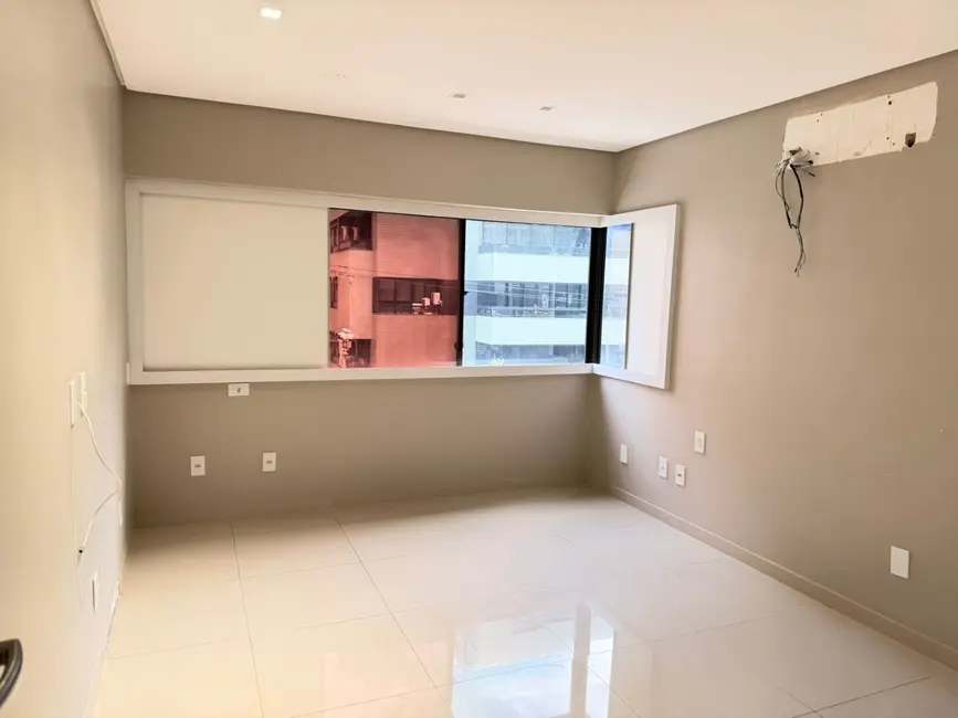 Apartamento com 4 quartos à venda, 200m2 em Ponta Verde, Maceio - AL - imagem 6 Foto 6 de Apartamento com 4 quartos à venda, 200m2 em Ponta Verde, Maceio - AL
