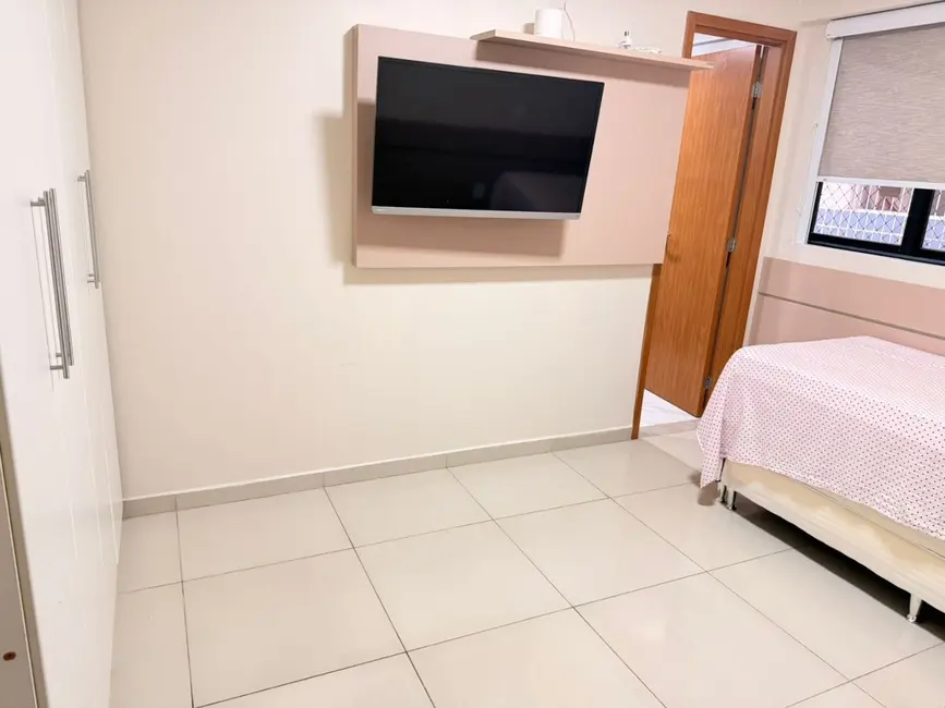 Apartamento com 3 quartos à venda, 133m2 em Ponta Verde, Maceio - AL - imagem 3 Foto 3 de Apartamento com 3 quartos à venda, 133m2 em Ponta Verde, Maceio - AL