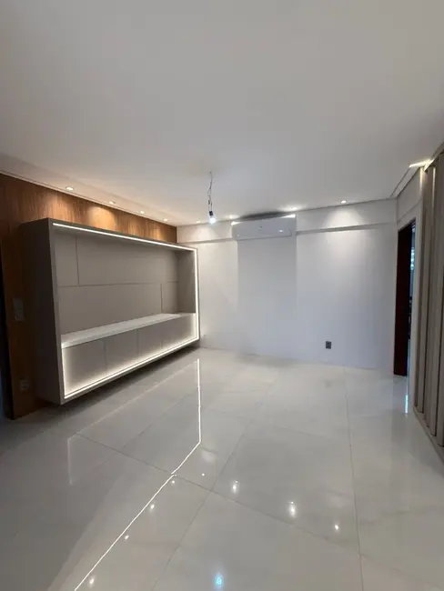 Apartamento com 3 quartos à venda, 116m2 em Ponta Verde, Maceio - AL - imagem 4 Foto 4 de Apartamento com 3 quartos à venda, 116m2 em Ponta Verde, Maceio - AL