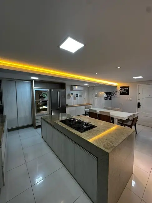 Apartamento com 3 quartos à venda, 119m2 em Ponta Verde, Maceio - AL - imagem 5 Foto 5 de Apartamento com 3 quartos à venda, 119m2 em Ponta Verde, Maceio - AL