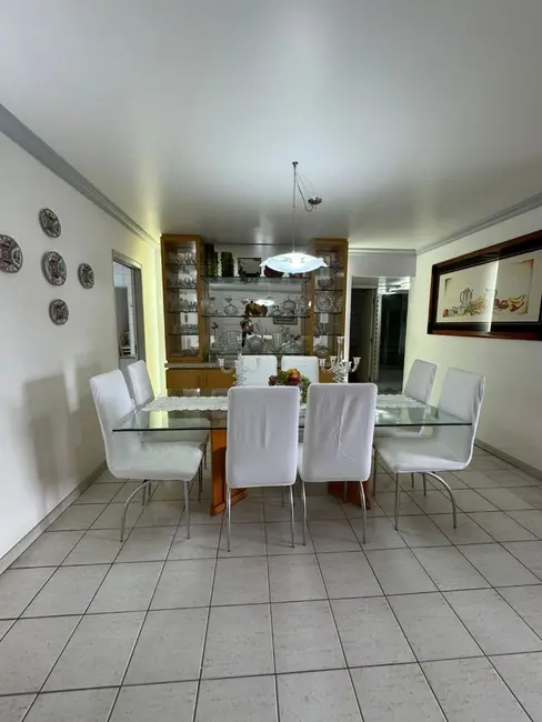 Apartamento com 3 quartos à venda, 135m2 em Ponta Verde, Maceio - AL - imagem 9 Foto 9 de Apartamento com 3 quartos à venda, 135m2 em Ponta Verde, Maceio - AL