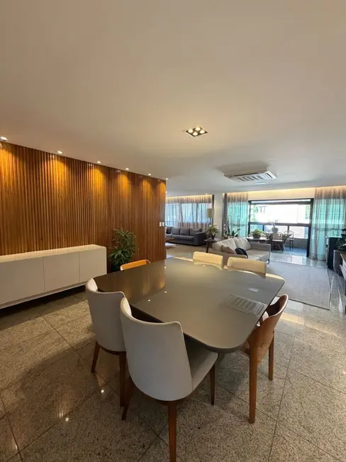 Apartamento com 4 quartos à venda, 237m2 em Ponta Verde, Maceio - AL - imagem 8 Foto 8 de Apartamento com 4 quartos à venda, 237m2 em Ponta Verde, Maceio - AL