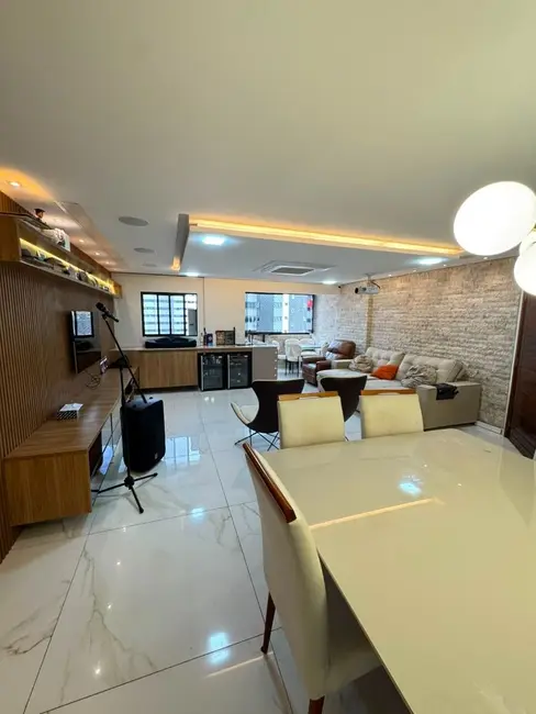 Apartamento com 3 quartos à venda, 134m2 em Ponta Verde, Maceio - AL - imagem 3 Foto 3 de Apartamento com 3 quartos à venda, 134m2 em Ponta Verde, Maceio - AL