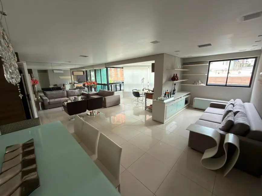 Apartamento com 3 quartos à venda, 157m2 em Ponta Verde, Maceio - AL - imagem 1 Foto 1 de Apartamento com 3 quartos à venda, 157m2 em Ponta Verde, Maceio - AL