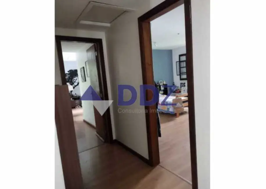 Casa com 6 quartos à venda, 574m2 em Rio De Janeiro - RJ - imagem 5 Foto 5 de Casa com 6 quartos à venda, 574m2 em Rio De Janeiro - RJ