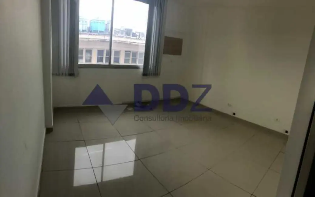Sala Comercial à venda, 55m2 em Rio De Janeiro - RJ - imagem 4 Foto 4 de Sala Comercial à venda, 55m2 em Rio De Janeiro - RJ