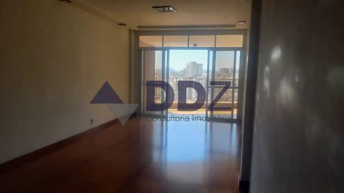 Cobertura com 4 quartos à venda, 250m2 em Rio De Janeiro - RJ - imagem 4 Foto 4 de Cobertura com 4 quartos à venda, 250m2 em Rio De Janeiro - RJ