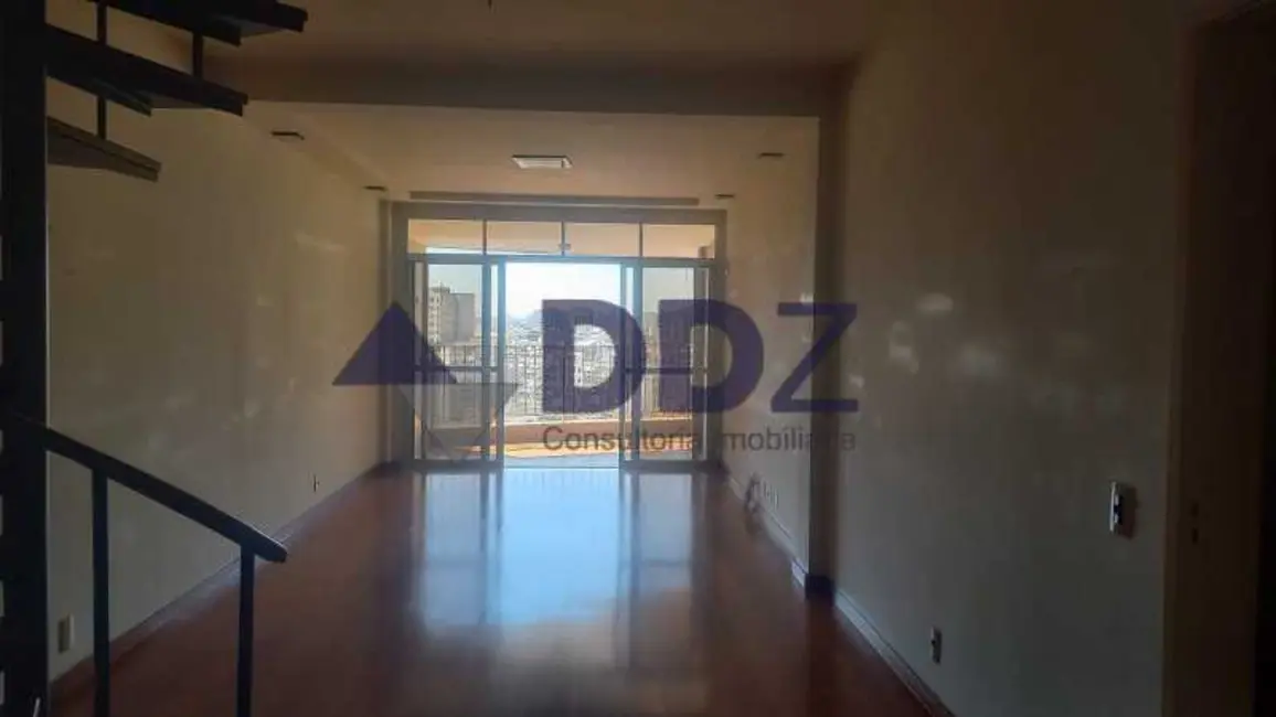 Cobertura com 4 quartos à venda, 250m2 em Rio De Janeiro - RJ - imagem 5 Foto 5 de Cobertura com 4 quartos à venda, 250m2 em Rio De Janeiro - RJ