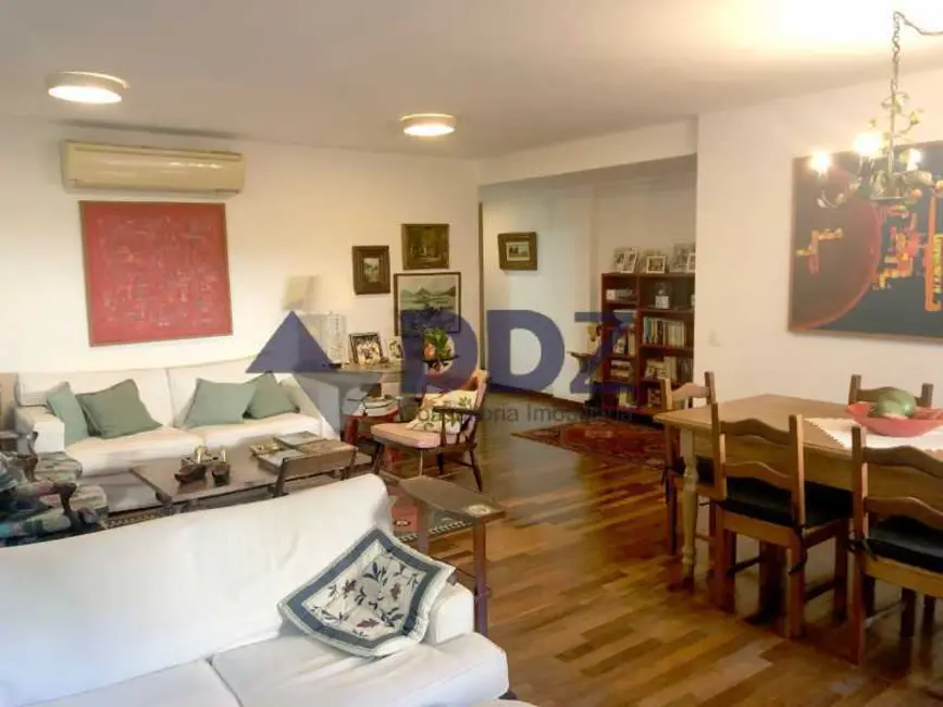 Apartamento com 4 quartos à venda, 184m2 em Rio De Janeiro - RJ - imagem 4 Foto 4 de Apartamento com 4 quartos à venda, 184m2 em Rio De Janeiro - RJ