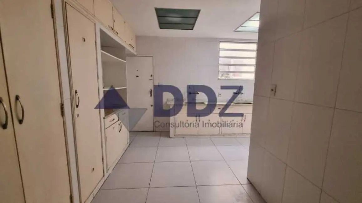 Foto 8 de Apartamento com 4 quartos à venda, 340m2 em Rio De Janeiro - RJ