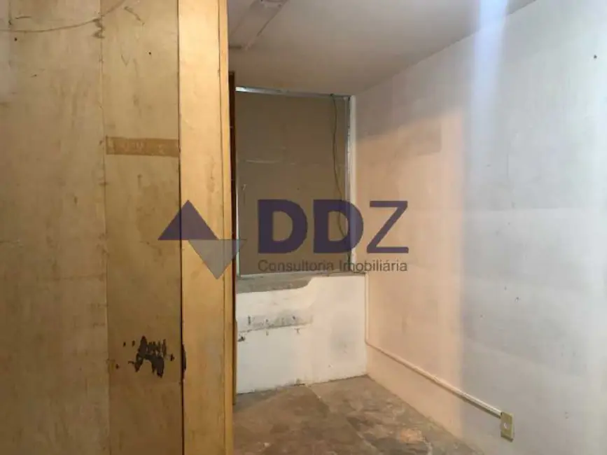 Foto 9 de Sala Comercial à venda, 28m2 em Rio De Janeiro - RJ