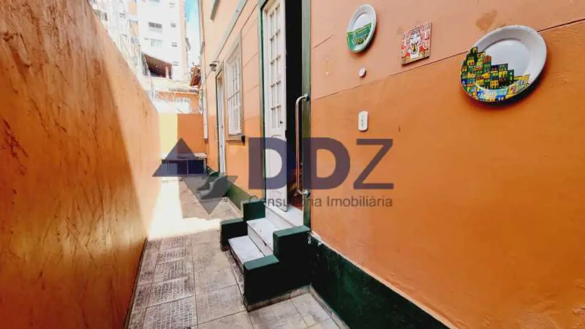 Foto 1 de Casa com 6 quartos à venda, 160m2 em Rio De Janeiro - RJ