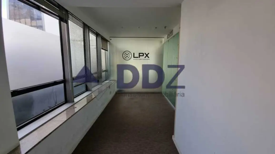 Sala Comercial à venda, 160m2 em Rio De Janeiro - RJ - imagem 1 Foto 1 de Sala Comercial à venda, 160m2 em Rio De Janeiro - RJ