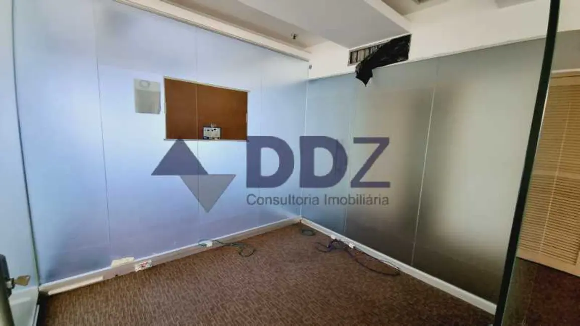 Sala Comercial à venda, 160m2 em Rio De Janeiro - RJ - imagem 7 Foto 7 de Sala Comercial à venda, 160m2 em Rio De Janeiro - RJ