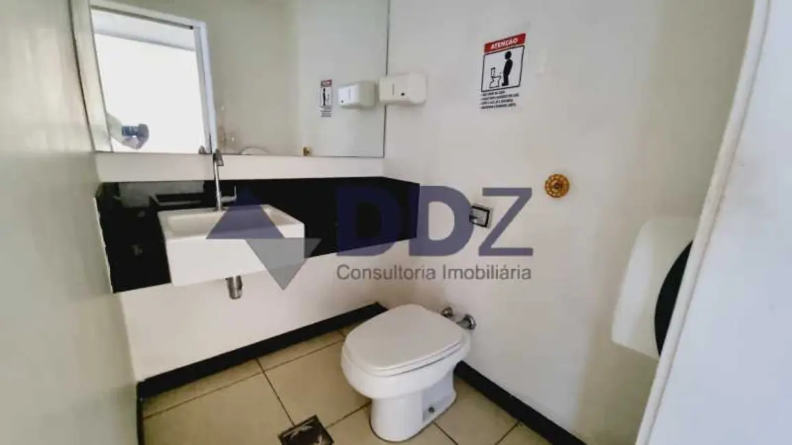 Sala Comercial à venda, 160m2 em Rio De Janeiro - RJ - imagem 9 Foto 9 de Sala Comercial à venda, 160m2 em Rio De Janeiro - RJ
