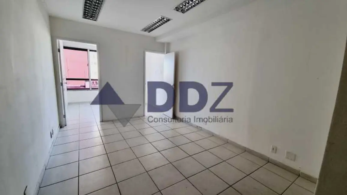 Sala Comercial à venda, 42m2 em Rio De Janeiro - RJ - imagem 6 Foto 6 de Sala Comercial à venda, 42m2 em Rio De Janeiro - RJ