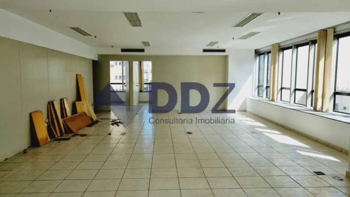 Sala Comercial à venda, 191m2 em Rio De Janeiro - RJ - imagem 4 Foto 4 de Sala Comercial à venda, 191m2 em Rio De Janeiro - RJ
