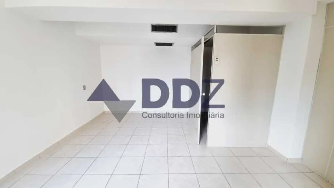 Sala Comercial à venda, 191m2 em Rio De Janeiro - RJ - imagem 8 Foto 8 de Sala Comercial à venda, 191m2 em Rio De Janeiro - RJ