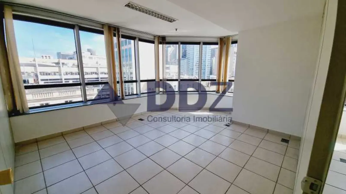 Sala Comercial à venda, 191m2 em Rio De Janeiro - RJ - imagem 5 Foto 5 de Sala Comercial à venda, 191m2 em Rio De Janeiro - RJ