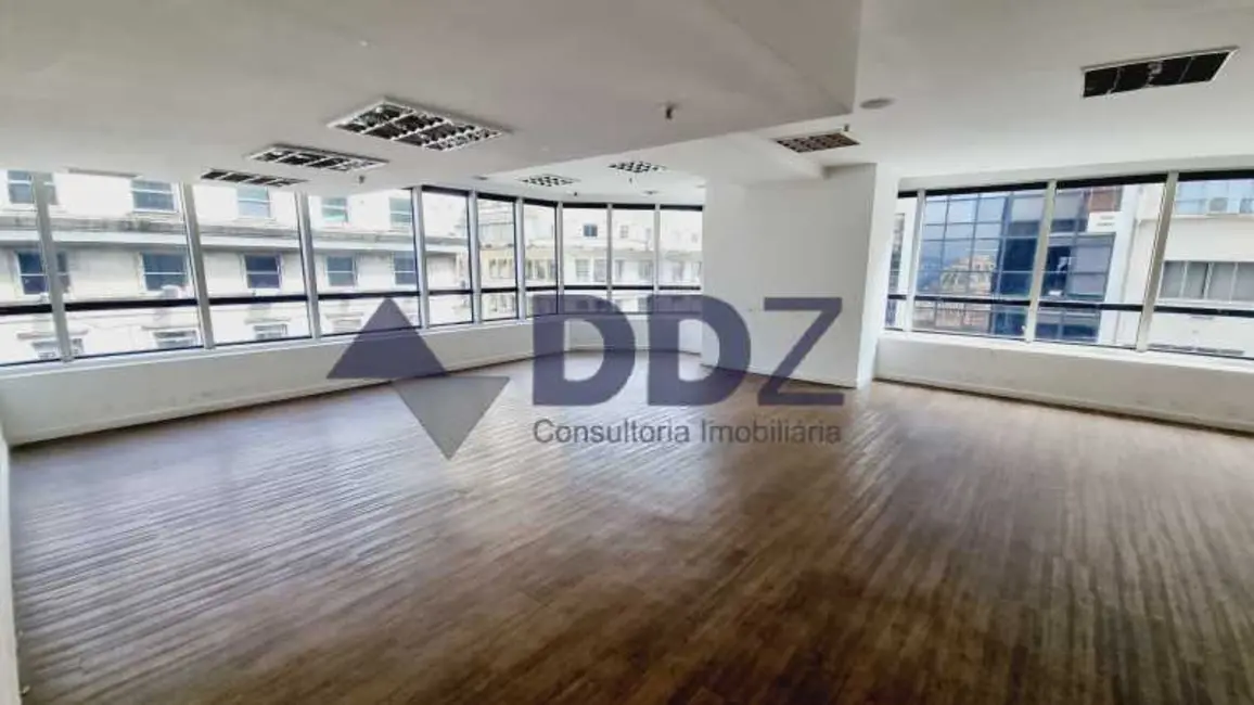 Foto 2 de Sala Comercial à venda, 130m2 em Rio De Janeiro - RJ