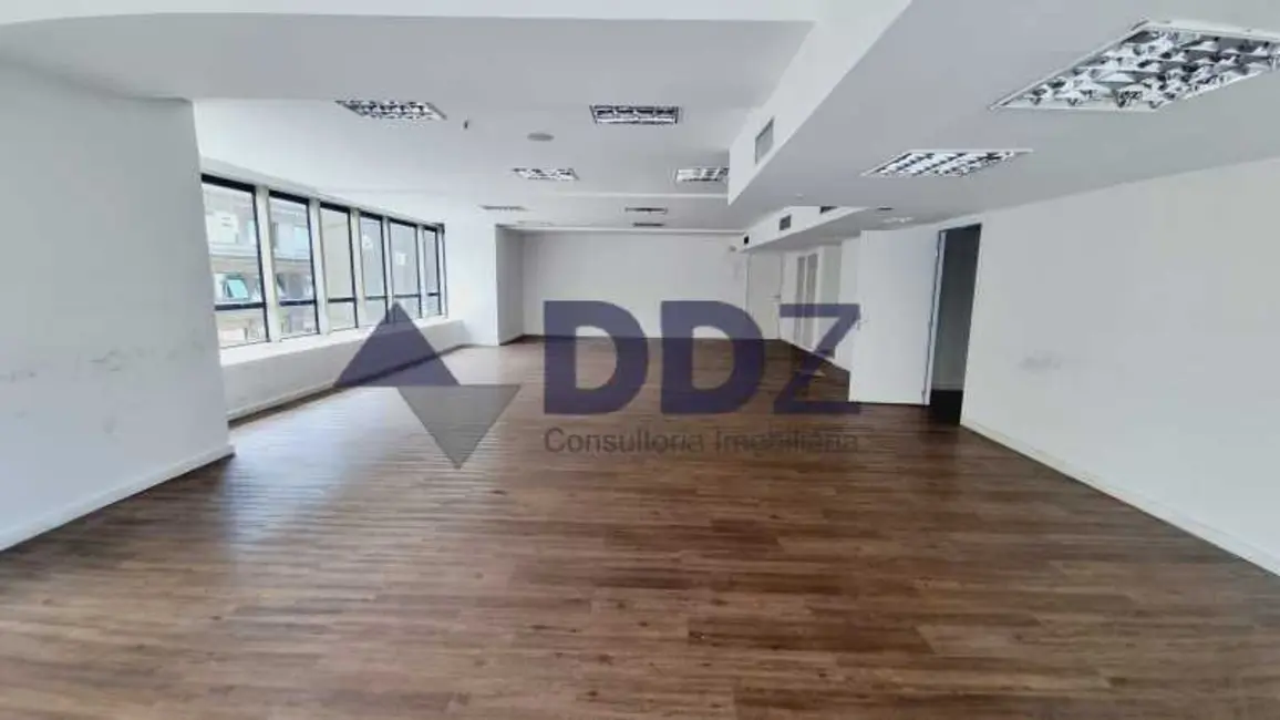 Foto 3 de Sala Comercial à venda, 130m2 em Rio De Janeiro - RJ