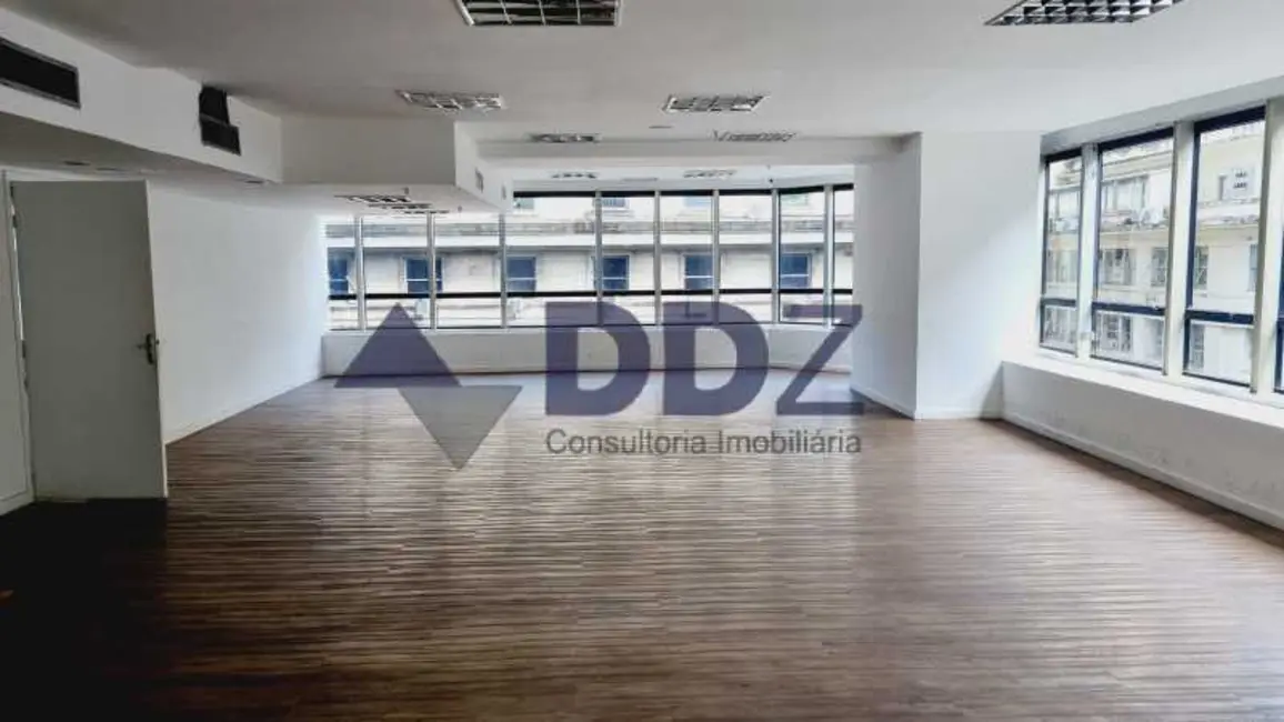 Foto 4 de Sala Comercial à venda, 130m2 em Rio De Janeiro - RJ