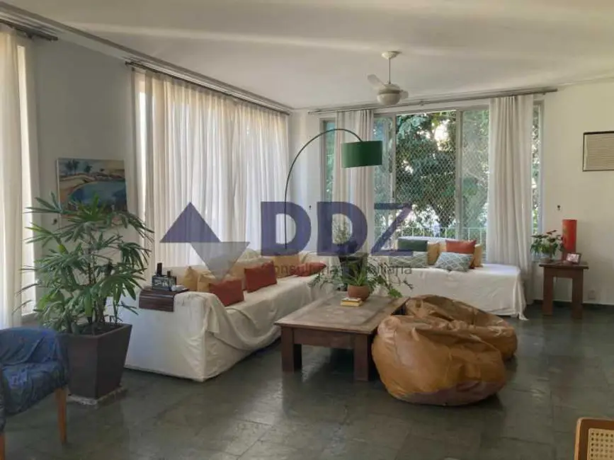 Foto 1 de Apartamento com 4 quartos à venda, 200m2 em Rio De Janeiro - RJ