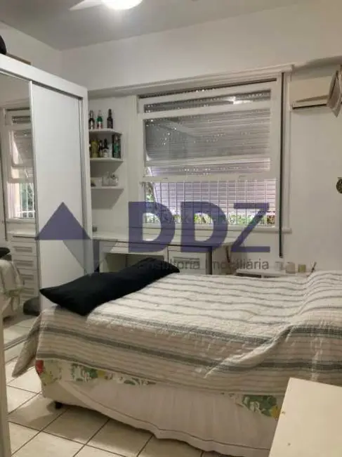 Foto 8 de Apartamento com 4 quartos à venda, 200m2 em Rio De Janeiro - RJ