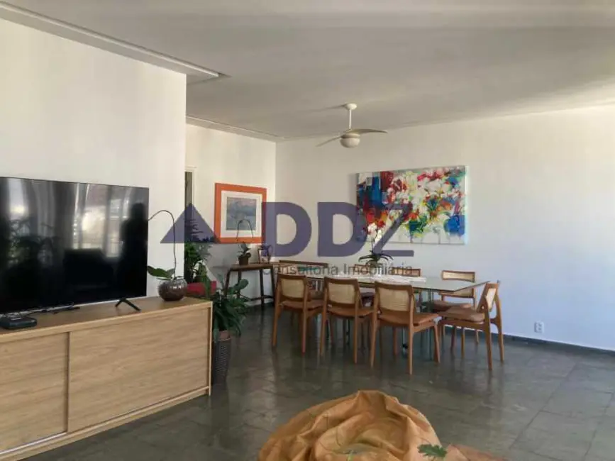 Foto 3 de Apartamento com 4 quartos à venda, 200m2 em Rio De Janeiro - RJ