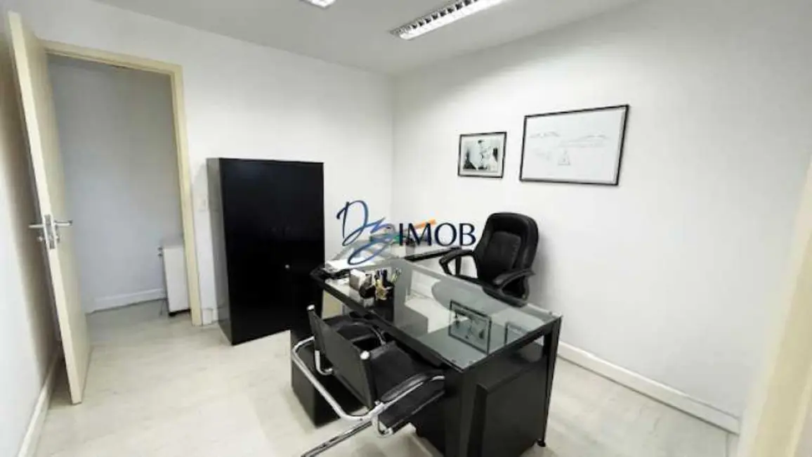 Sala Comercial à venda e para alugar, 122m2 em Rio De Janeiro - RJ - imagem 7 Foto 7 de Sala Comercial à venda e para alugar, 122m2 em Rio De Janeiro - RJ