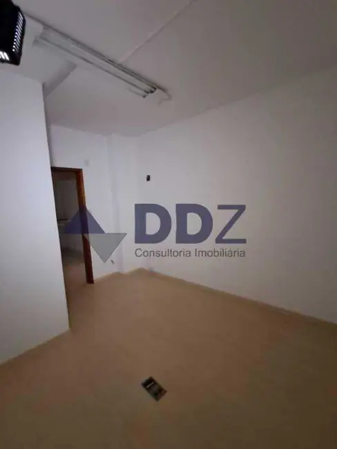 Sala Comercial à venda, 80m2 em Rio De Janeiro - RJ - imagem 8 Foto 8 de Sala Comercial à venda, 80m2 em Rio De Janeiro - RJ