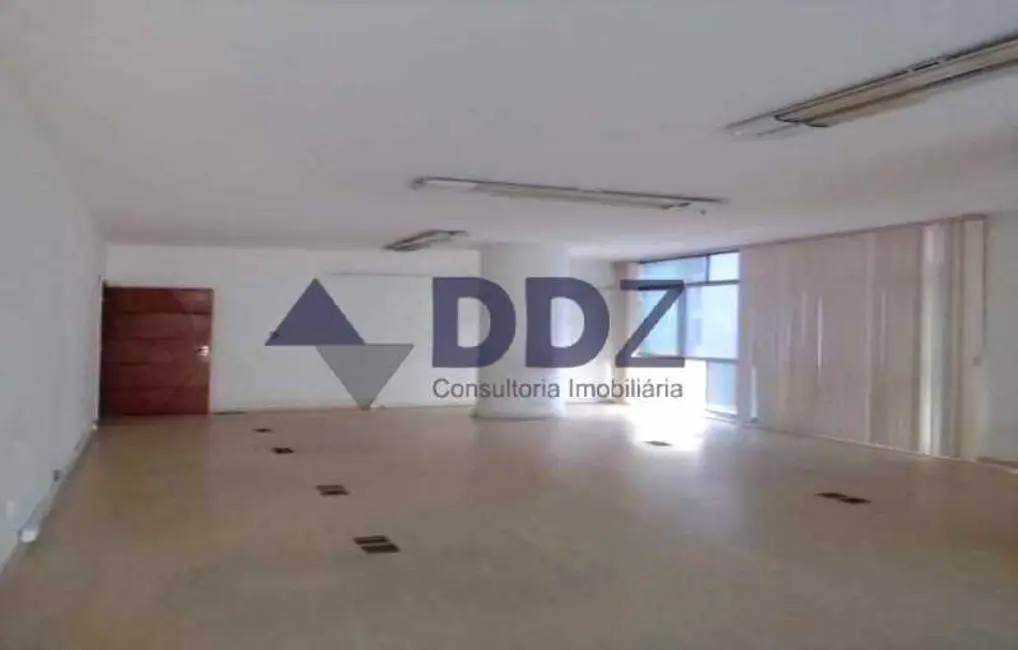 Sala Comercial à venda, 80m2 em Rio De Janeiro - RJ - imagem 9 Foto 9 de Sala Comercial à venda, 80m2 em Rio De Janeiro - RJ