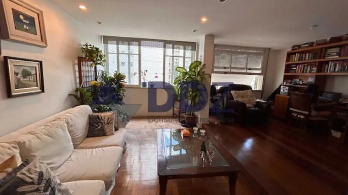 Apartamento com 3 quartos à venda, 130m2 em Rio De Janeiro - RJ - imagem 3 Foto 3 de Apartamento com 3 quartos à venda, 130m2 em Rio De Janeiro - RJ