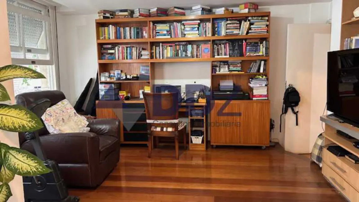 Apartamento com 3 quartos à venda, 130m2 em Rio De Janeiro - RJ - imagem 7 Foto 7 de Apartamento com 3 quartos à venda, 130m2 em Rio De Janeiro - RJ