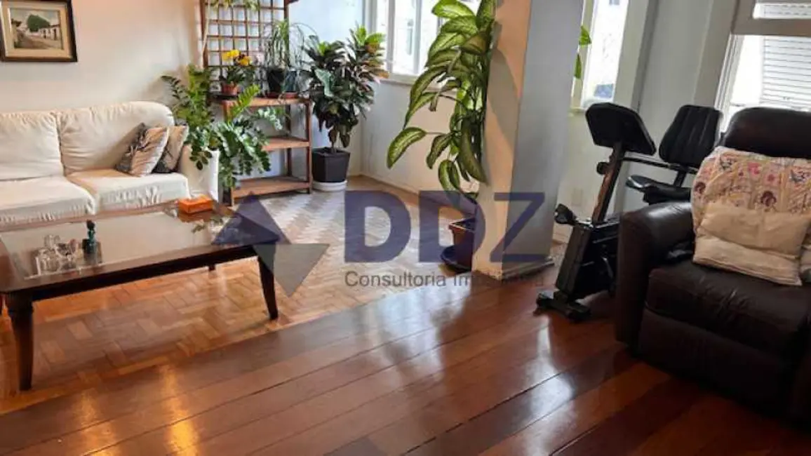 Apartamento com 3 quartos à venda, 130m2 em Rio De Janeiro - RJ - imagem 2 Foto 2 de Apartamento com 3 quartos à venda, 130m2 em Rio De Janeiro - RJ