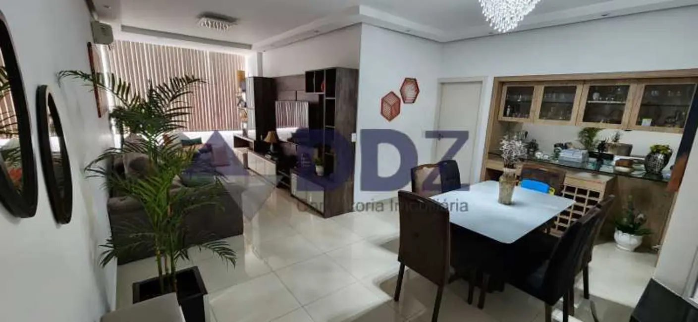 Apartamento com 3 quartos à venda, 130m2 em Rio De Janeiro - RJ - imagem 3 Foto 3 de Apartamento com 3 quartos à venda, 130m2 em Rio De Janeiro - RJ