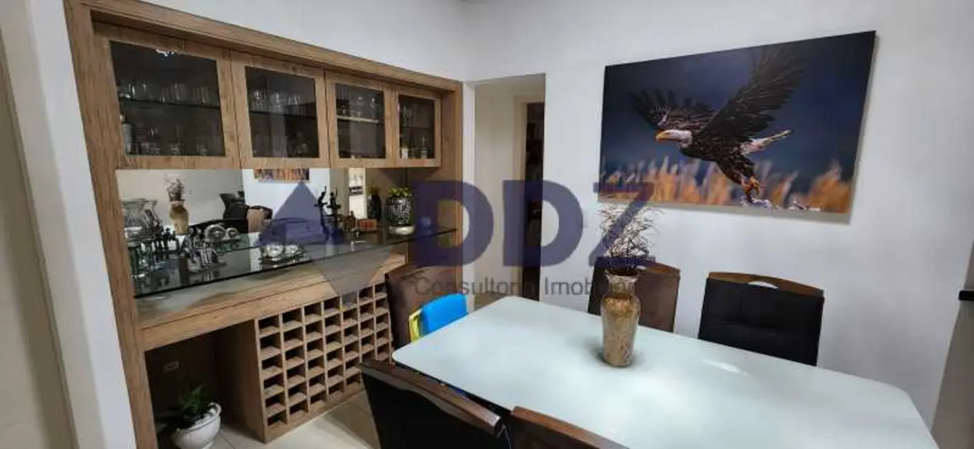 Apartamento com 3 quartos à venda, 130m2 em Rio De Janeiro - RJ - imagem 8 Foto 8 de Apartamento com 3 quartos à venda, 130m2 em Rio De Janeiro - RJ