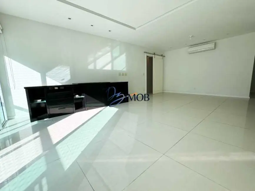 Foto 3 de Apartamento com 3 quartos à venda, 140m2 em Rio De Janeiro - RJ