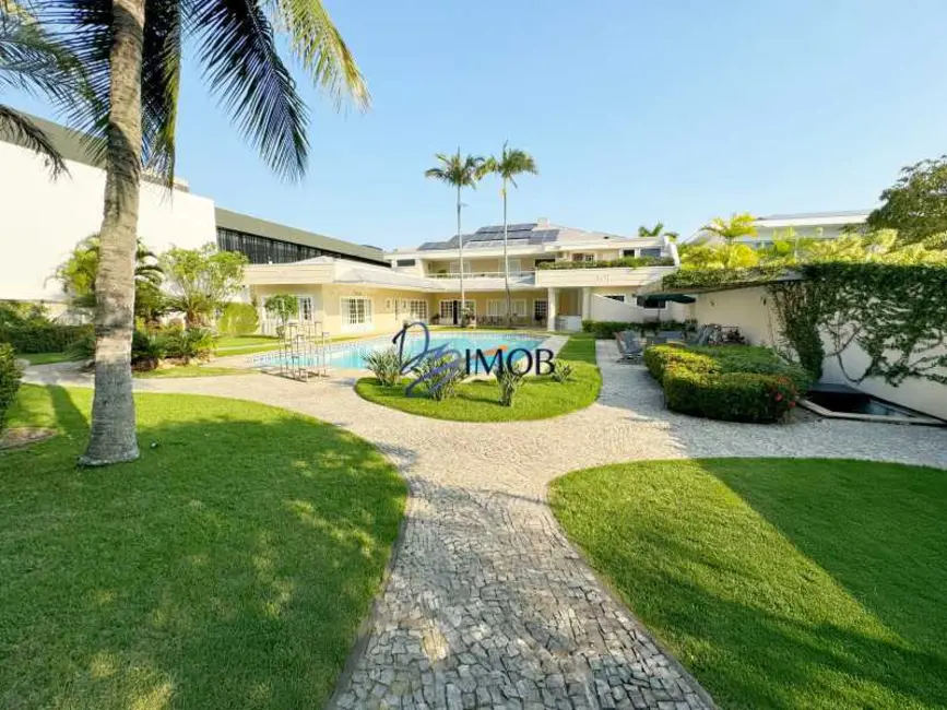 Casa de Condomínio com 6 quartos à venda, 1340m2 em Rio De Janeiro - RJ - imagem 3 Foto 3 de Casa de Condomínio com 6 quartos à venda, 1340m2 em Rio De Janeiro - RJ