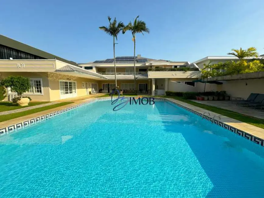 Casa de Condomínio com 6 quartos à venda, 1340m2 em Rio De Janeiro - RJ - imagem 2 Foto 2 de Casa de Condomínio com 6 quartos à venda, 1340m2 em Rio De Janeiro - RJ