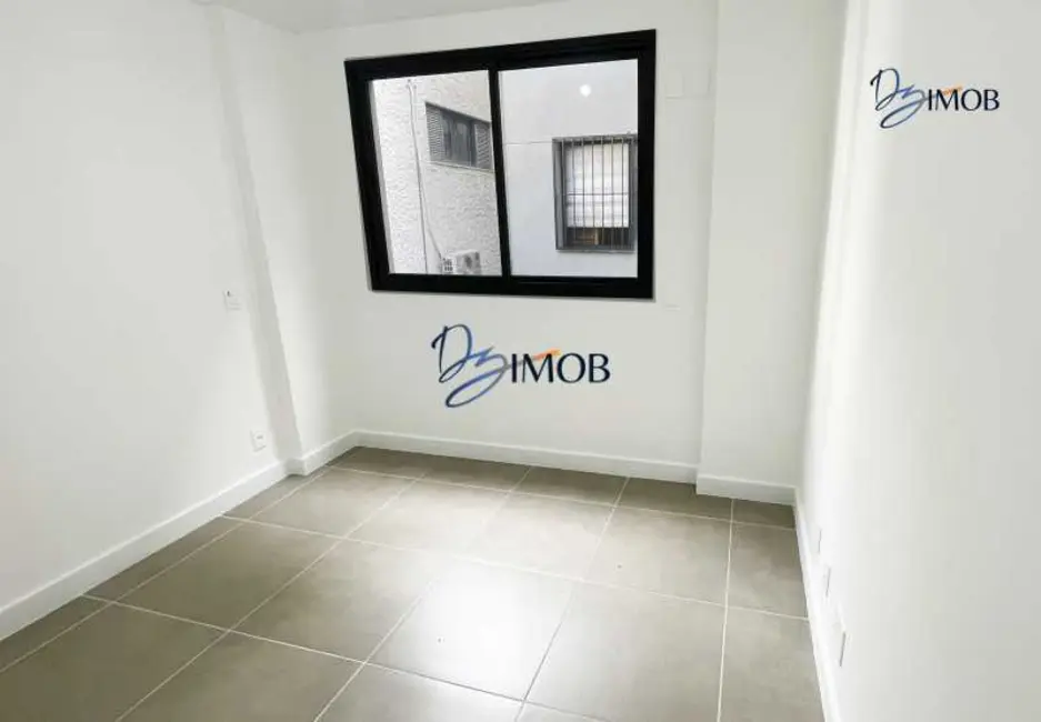 Foto 8 de Apartamento com 4 quartos à venda, 135m2 em Rio De Janeiro - RJ