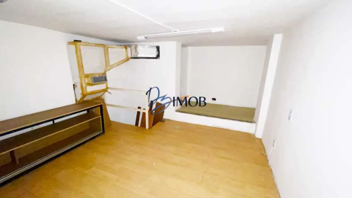 Loja para alugar, 28m2 em Rio De Janeiro - RJ - imagem 5 Foto 5 de Loja para alugar, 28m2 em Rio De Janeiro - RJ