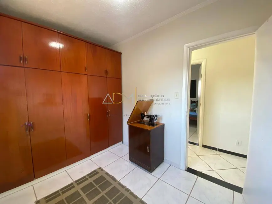 Foto 9 de Sobrado com 4 quartos à venda, 307m2 em Vila Maria, Botucatu - SP