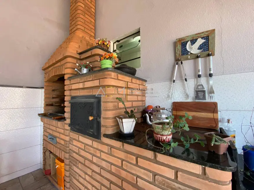 Foto 6 de Sobrado com 4 quartos à venda, 307m2 em Vila Maria, Botucatu - SP