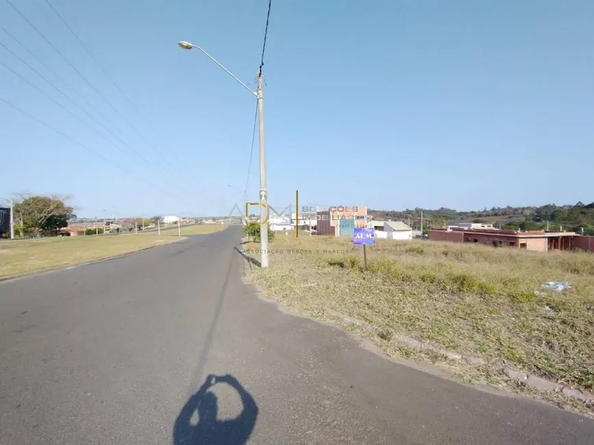 Foto 1 de Terreno / Lote à venda, 1600m2 em Botucatu - SP