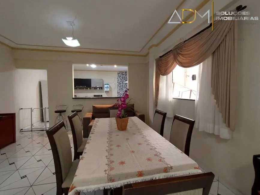 Casa com 3 quartos à venda, 230m2 em Jardim Paraíso, Botucatu - SP - imagem 6 Foto 6 de Casa com 3 quartos à venda, 230m2 em Jardim Paraíso, Botucatu - SP