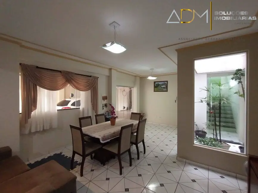 Foto 5 de Casa com 3 quartos à venda, 230m2 em Jardim Paraíso, Botucatu - SP