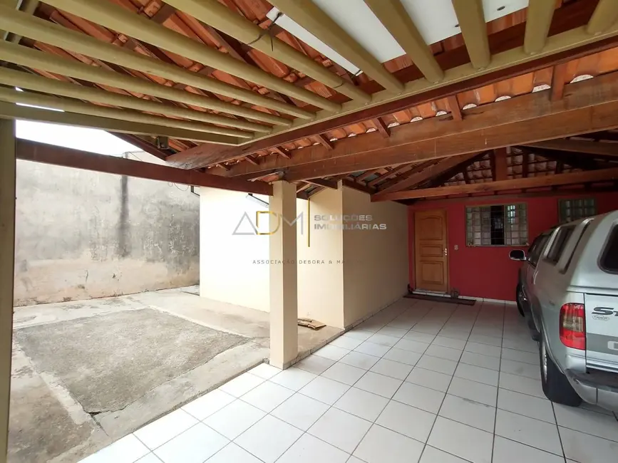 Foto 2 de Casa com 3 quartos à venda, 250m2 em Botucatu - SP