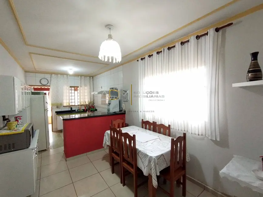 Foto 5 de Casa com 3 quartos à venda, 250m2 em Botucatu - SP